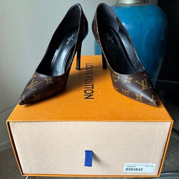 LOUIS VUITTON (2018) CHERIE PUMP - SIZE 38 - Picture 1 of 16